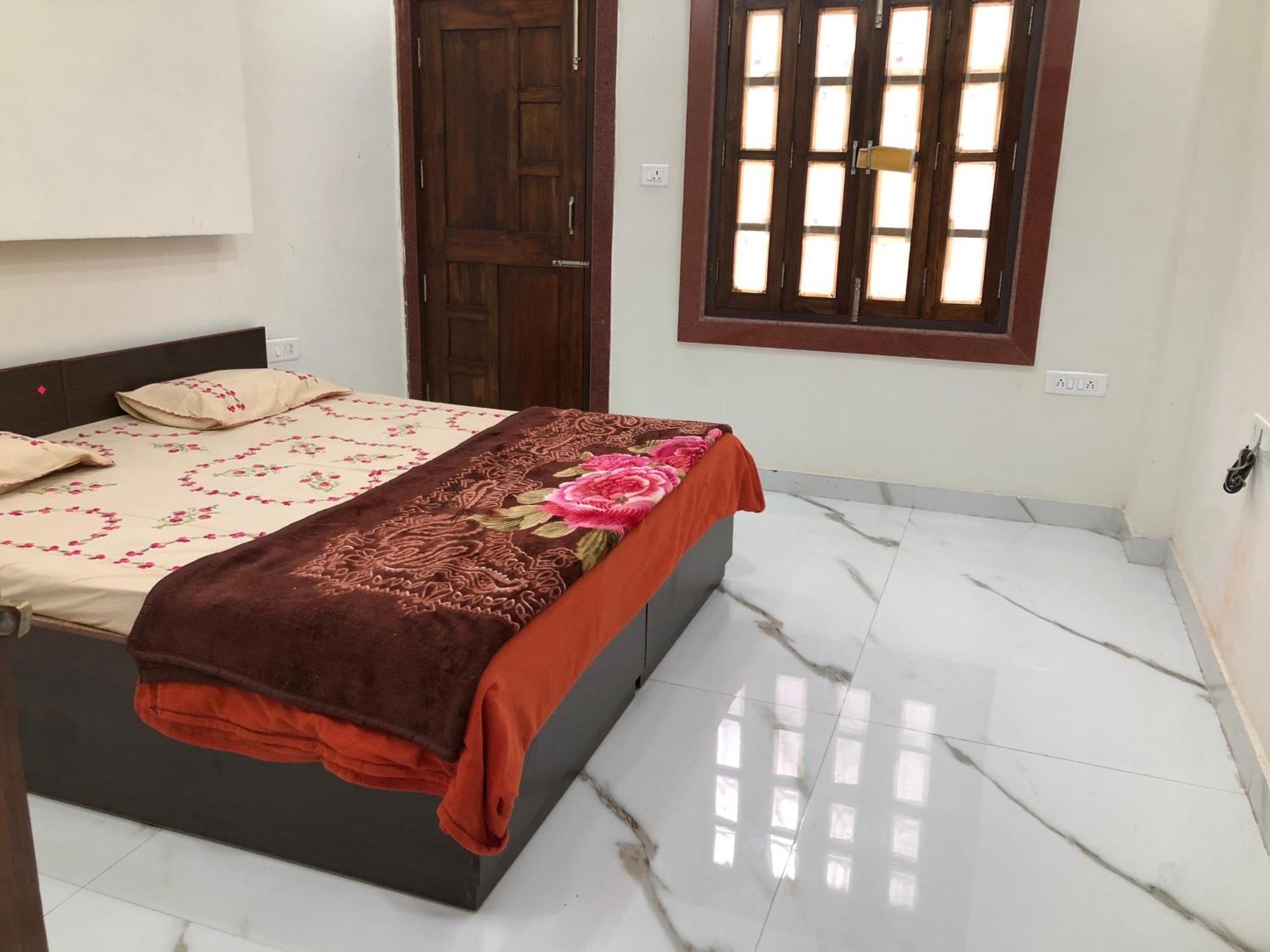 Ramaya Home Stay Varanasi Ngoại thất bức ảnh