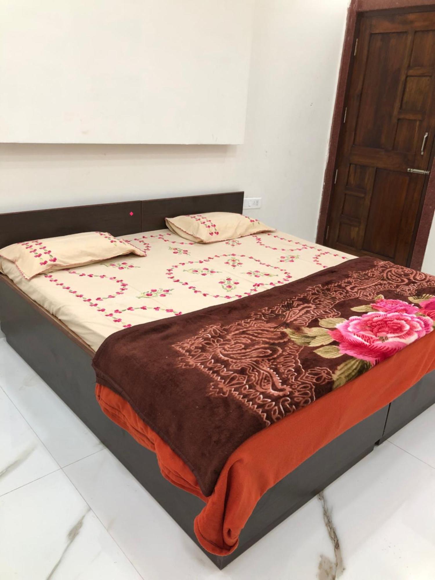 Ramaya Home Stay Varanasi Ngoại thất bức ảnh